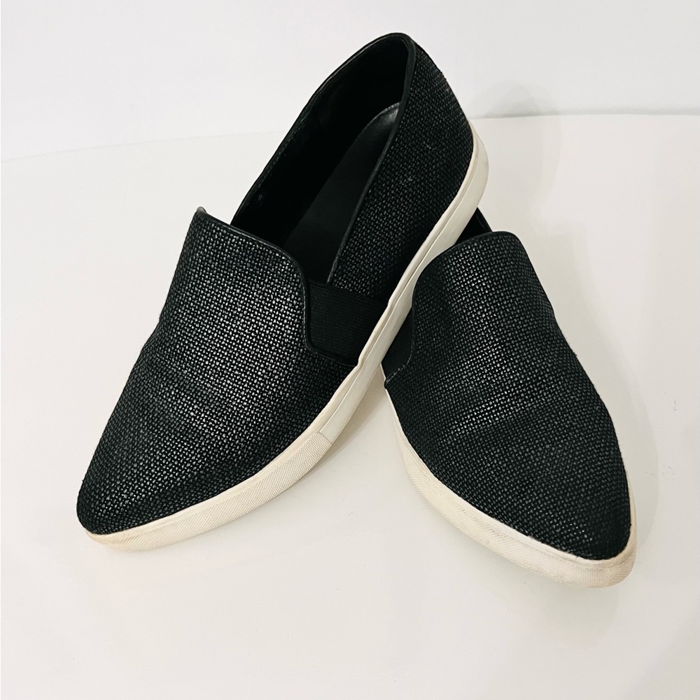 Vince Womens| Paeyre Point Toe | Weaved textured design| Black Size 38 : 7.5